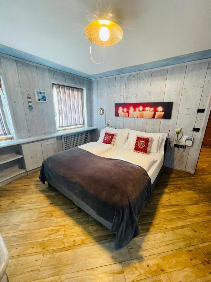 Hotel Piccolo Tibet Livigno Exterior foto