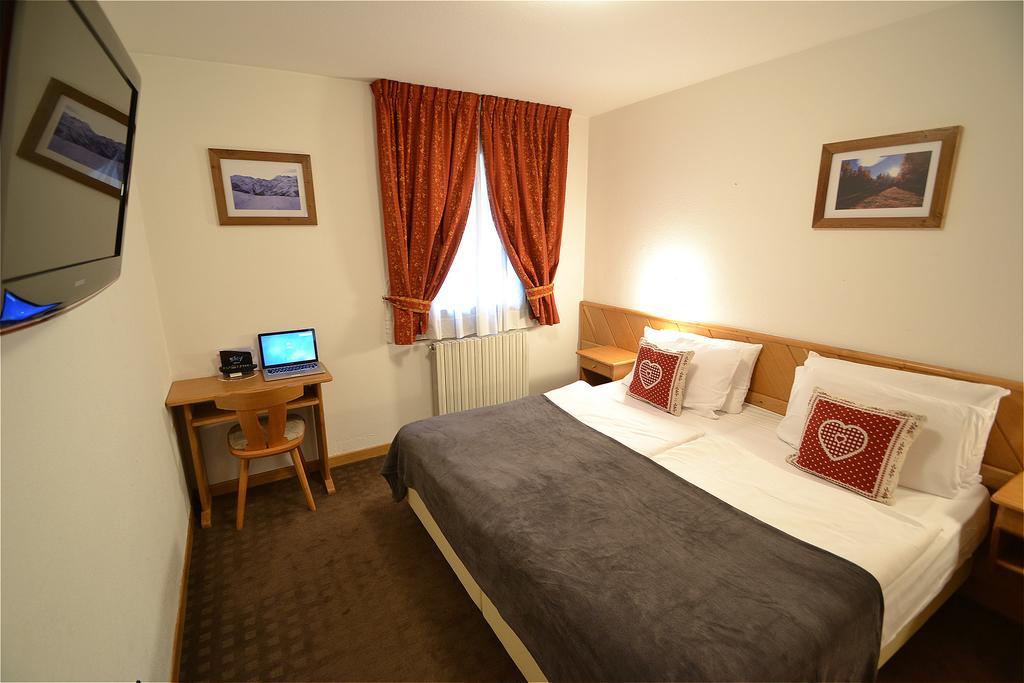 Hotel Piccolo Tibet Livigno Quarto foto
